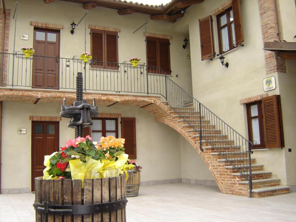 Agriturismo I Grappoli Серралунга-д'Альба Экстерьер фото