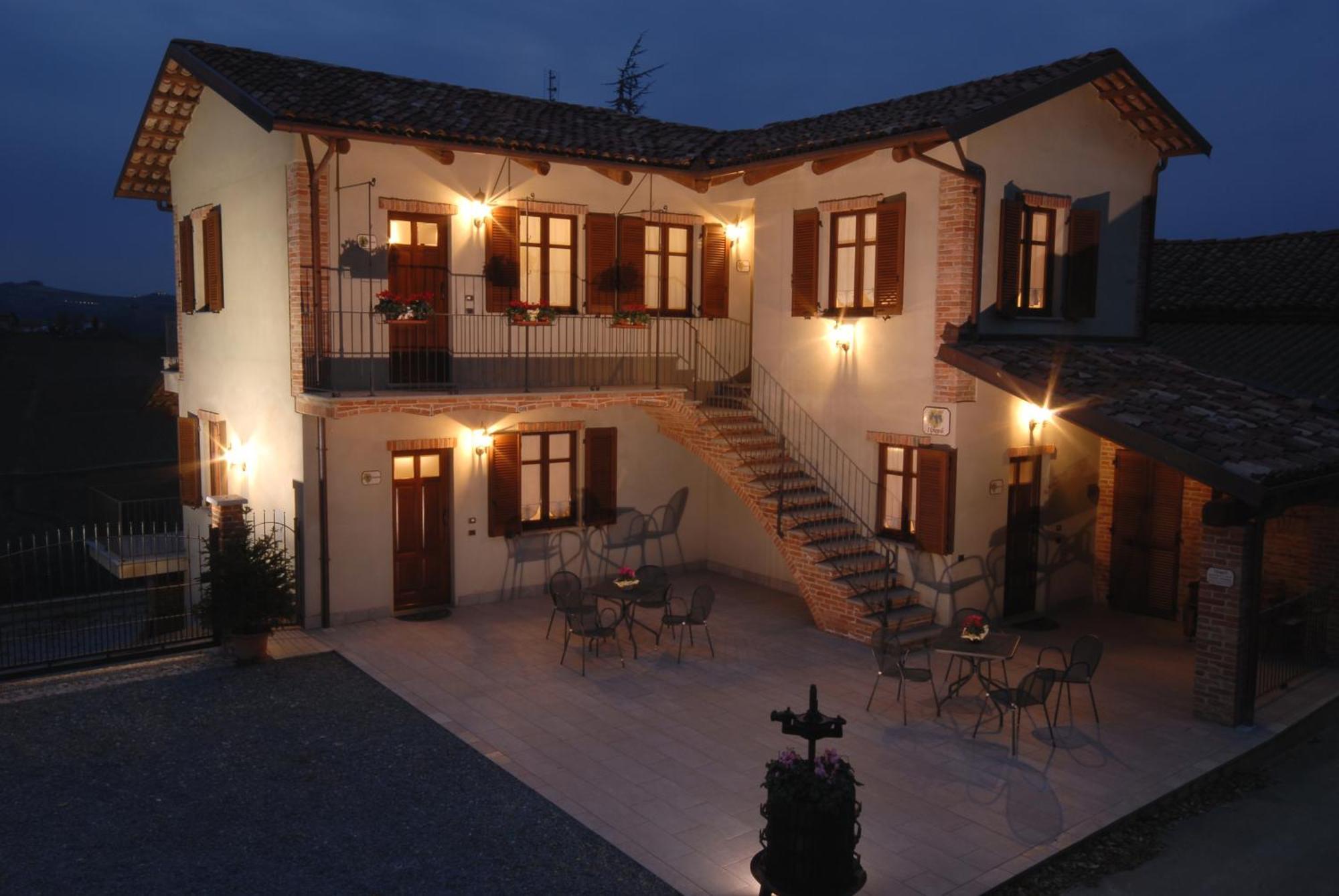 Agriturismo I Grappoli Серралунга-д'Альба Экстерьер фото